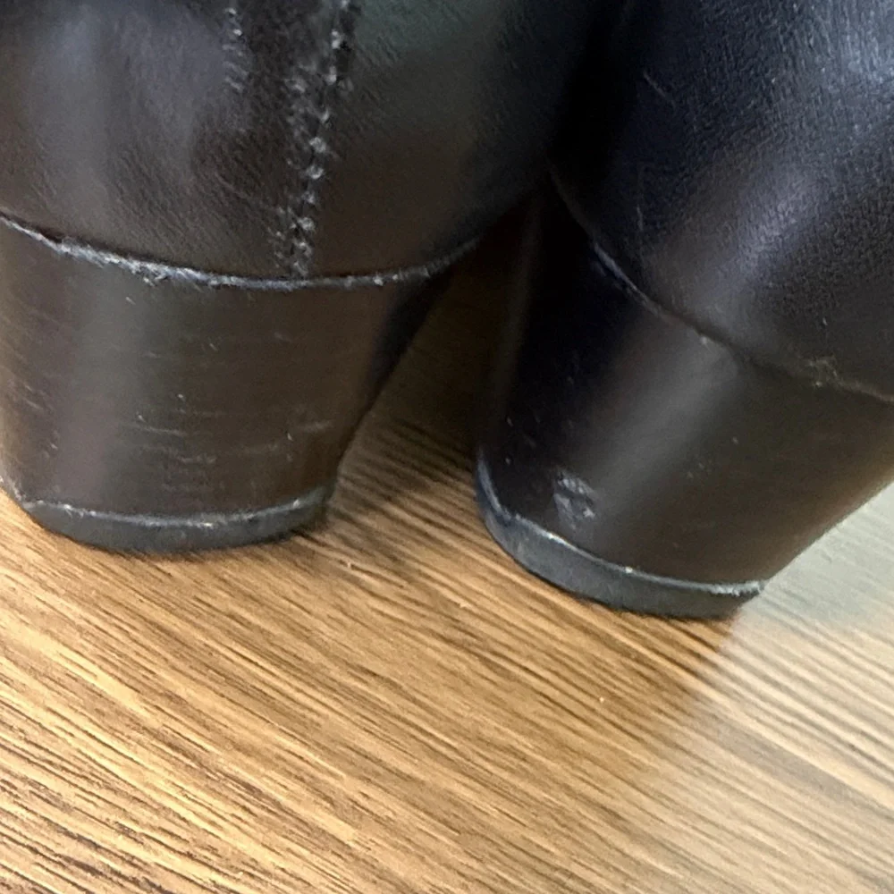 Clarks supple black